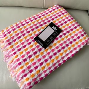 DKNY Oversizes Beach Towel